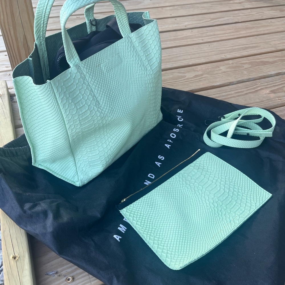 HALF TOTE / MINT PYTHON - image 2